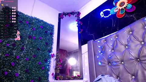 Snapshot of lila_gummy_ chatting on 12/07/24, 10:56 online show from 12/07/24, 10:56