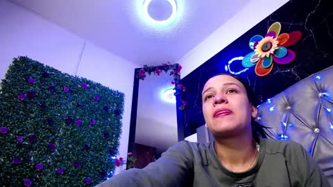 Snapshot of lila_gummy_ chatting on 01/22/25, 10:40 online show from 01/22/25, 10:40
