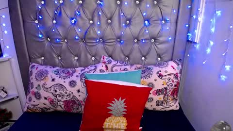 Snapshot of lila_gummy_ chatting on 01/30/25, 05:17 online show from 01/30/25, 05:17