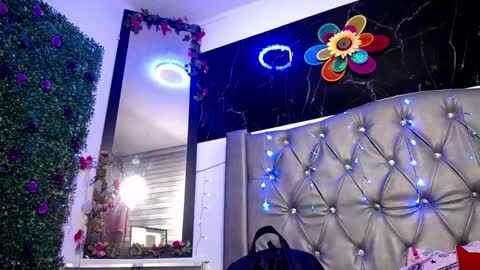 Snapshot of lila_gummy_ chatting on 02/24/25, 11:32 online show from 02/24/25, 11:32