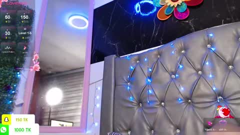 Snapshot of lila_gummy_ chatting on 09/19/25, 11:11 online show from 09/19/25, 11:11