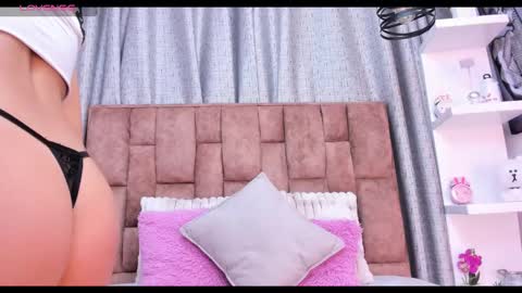 Snapshot of lila_noa chatting on 02/16/25, 03:26 lila noa online show from 02/16/25, 03:26