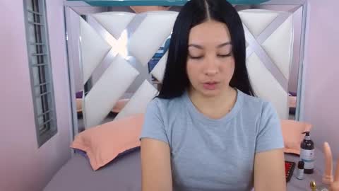 Snapshot of lila_pinky chatting on 02/12/25, 01:59 L I L A online show from 02/12/25, 01:59