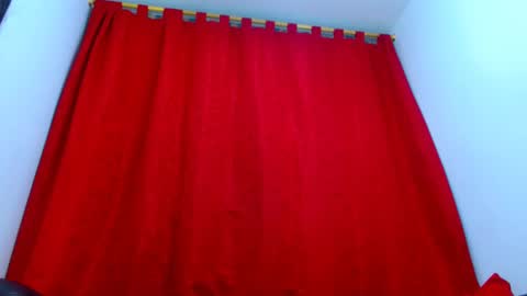 Snapshot of lila_pinky chatting on 02/13/25, 07:52 L I L A online show from 02/13/25, 07:52