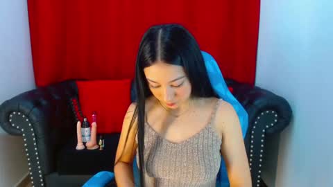 Snapshot of lila_pinky chatting on 02/17/25, 01:42 L I L A online show from 02/17/25, 01:42
