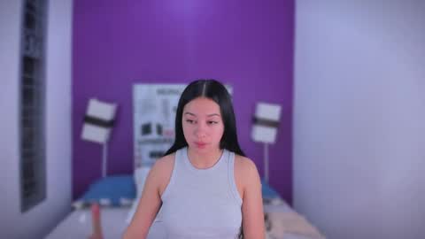 Snapshot of lila_pinky chatting on 09/19/25, 12:06 L I L A online show from 09/19/25, 12:06