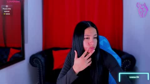 Snapshot of lila_pinky chatting on 10/21/25, 12:39 L I L A online show from 10/21/25, 12:39