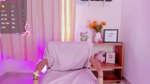 Snapshot of lila_rush_ chatting on 10/15/25, 05:35 Lila online show from 10/15/25, 05:35