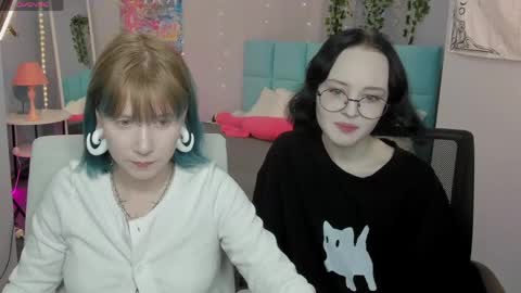 Lili online show from 05/15/26, 10:55