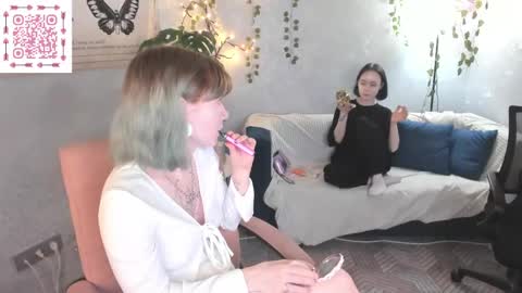 Lili online show from 06/08/26, 02:56