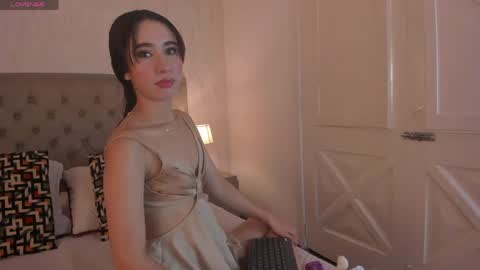 Lila Clark online show from 04/17/26, 09:51