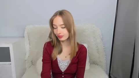 Snapshot of liladesire chatting on 11/26/25, 05:58 LiliaDesire online show from 11/26/25, 05:58