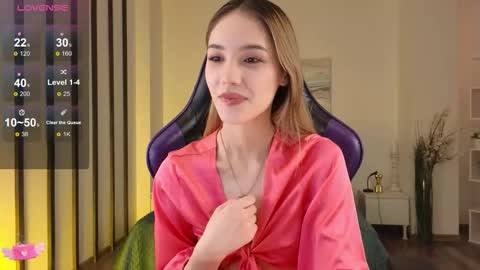 Snapshot of lilcatalia chatting on 11/16/25, 10:10 Hi im Yuki online show from 11/16/25, 10:10