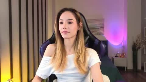 Snapshot of lilcatalia chatting on 12/02/25, 10:09 Hi im Yuki online show from 12/02/25, 10:09