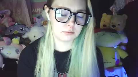 Snapshot of lilemmy1999 chatting on 01/30/25, 11:44 emily ryanson online show from 01/30/25, 11:44