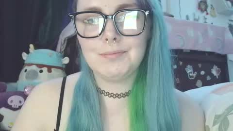 Snapshot of lilemmy1999 chatting on 09/17/25, 01:18 emily ryanson online show from 09/17/25, 01:18