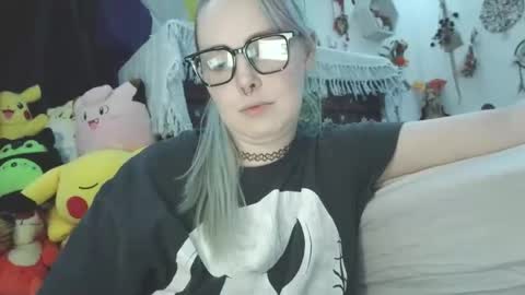 Snapshot of lilemmy1999 chatting on 10/29/25, 11:39 emily ryanson online show from 10/29/25, 11:39