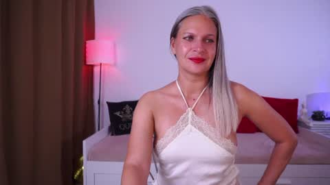 Snapshot of lilhearta chatting on 07/12/26, 08:11 Andreea online show from 07/12/26, 08:11