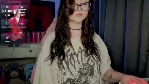Snapshot of lilhornyprincess chatting on 06/01/26, 06:31 Nika and Lori online show from 06/01/26, 06:31