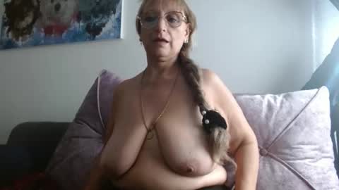 Snapshot of lilhy_mcfly chatting on 05/20/26, 07:53 lilieth online show from 05/20/26, 07:53