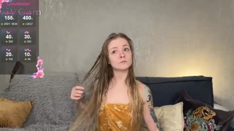 Snapshot of lili_01 chatting on 11/22/25, 09:30 Lili online show from 11/22/25, 09:30