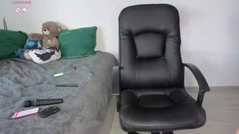 Lilith Nickol online show from 06/12/26, 10:36