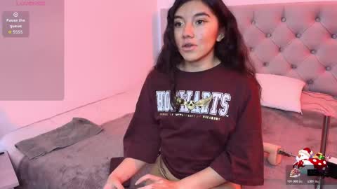 Snapshot of lili_candysex chatting on 12/16/25, 01:27 Lili online show from 12/16/25, 01:27