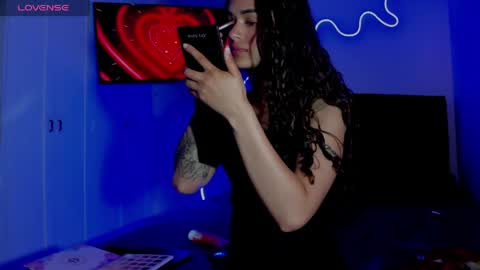 lili_evanss online show from 04/24/26, 02:08