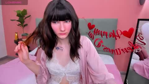 Lilli  follow me kiss online show from 02/14/25, 09:03