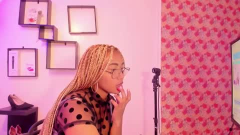 Snapshot of lili_harvey chatting on 10/07/25, 02:31 Lili online show from 10/07/25, 02:31