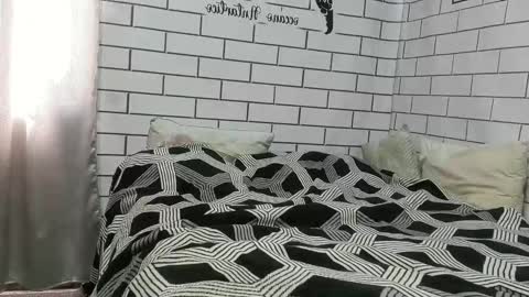 Snapshot of lili_hot_1 chatting on 11/26/25, 05:36 lili_hot_1 online show from 11/26/25, 05:36