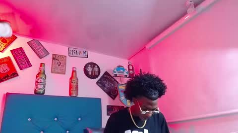 Snapshot of lili_roussi chatting on 10/16/25, 02:23 lili_roussi online show from 10/16/25, 02:23