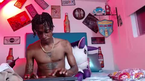 Snapshot of lili_roussi chatting on 10/26/25, 12:38 lili_roussi online show from 10/26/25, 12:38