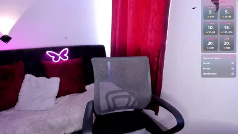 Snapshot of lili_thomson chatting on 03/04/25, 09:32 Nataly online show from 03/04/25, 09:32