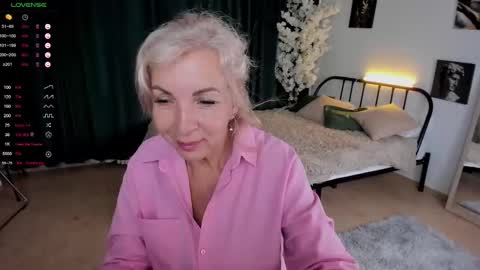 Lilia online show from 09/09/25, 11:21