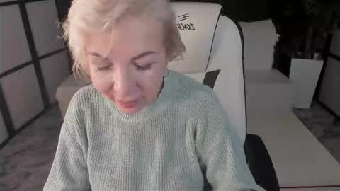 Lilia online show from 11/14/25, 08:24