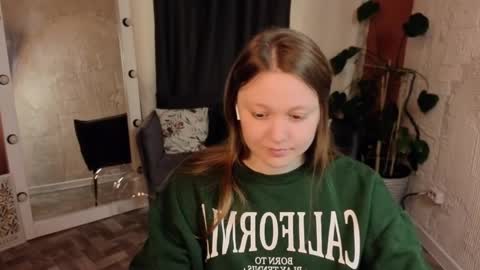 Lilian online show from 04/11/26, 05:45