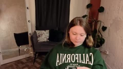 Lilian online show from 04/11/26, 07:45