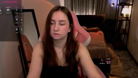 Snapshot of lilian_wood chatting on 02/15/26, 05:37 Kate online show from 02/15/26, 05:37