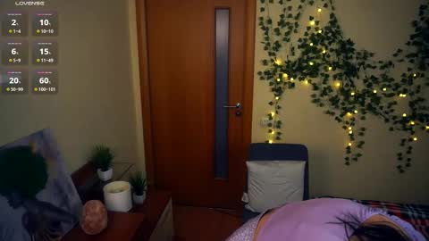 Lilian online show from 09/14/25, 06:23