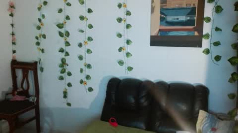 yesica online show from 10/18/25, 08:09