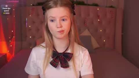 Snapshot of lilianhoward chatting on 01/15/26, 12:10 Lilian online show from 01/15/26, 12:10