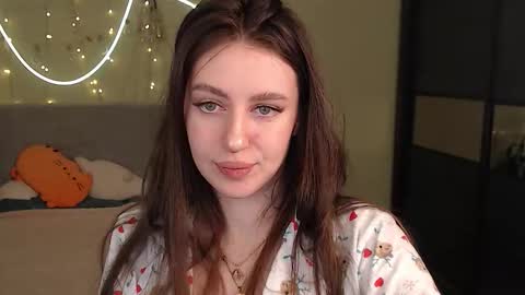 Lilu online show from 12/15/25, 05:50