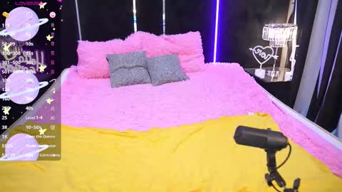 lilielfie online show from 09/16/25, 01:12