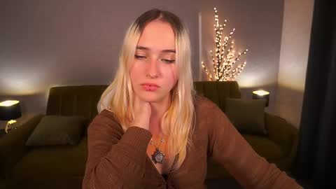 lilielfie online show from 10/26/25, 08:59