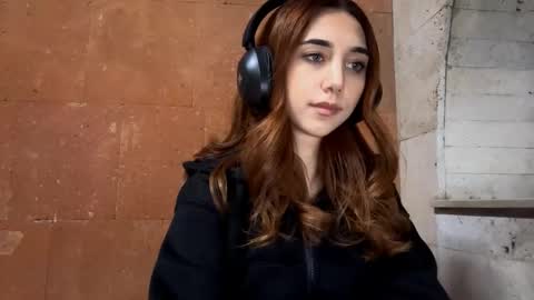 Snapshot of lilihalvorsen chatting on 09/13/25, 10:09 Lina online show from 09/13/25, 10:09