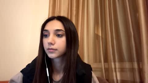 Snapshot of lilihalvorsen chatting on 09/29/25, 10:25 Lina online show from 09/29/25, 10:25