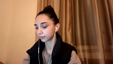 Snapshot of lilihalvorsen chatting on 10/03/25, 10:18 Lina online show from 10/03/25, 10:18