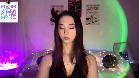 Lina online show from 04/17/26, 11:08