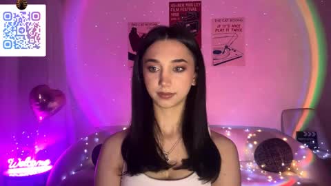 Snapshot of lilihalvorsen chatting on 04/19/26, 10:23 Lina online show from 04/19/26, 10:23